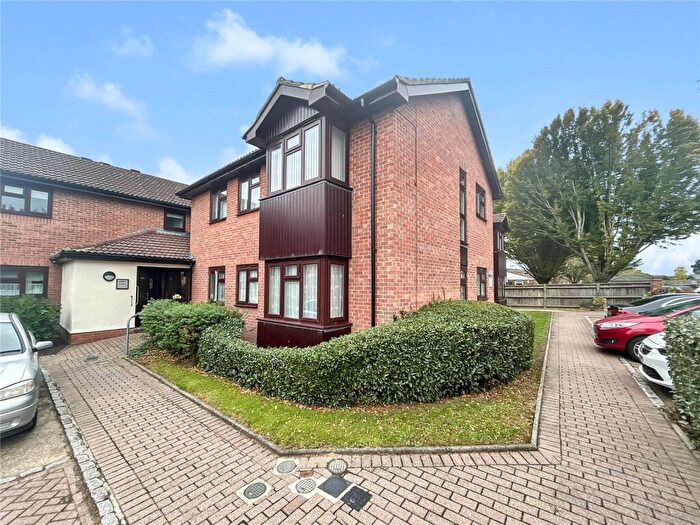 2 Bedroom Flat For Sale In Bowes Close, Sidcup, DA15