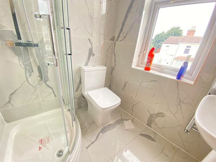 5 Bedroom Flat To Rent In Five Bedroom Dudley Road, Birmingham, B18