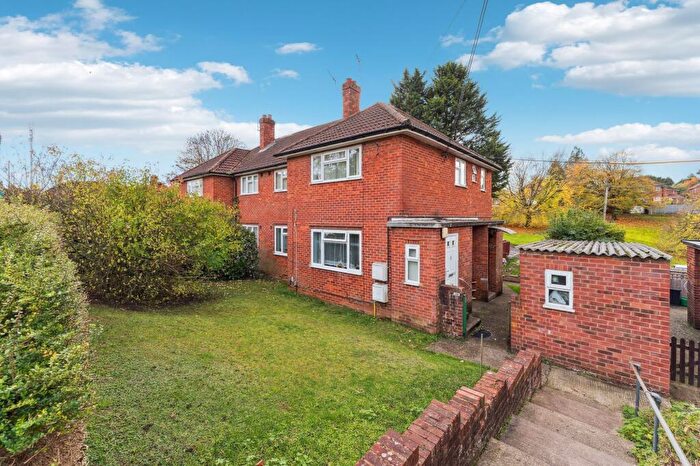 2 Bedroom Property For Sale In New Road, High Wycombe, HP12