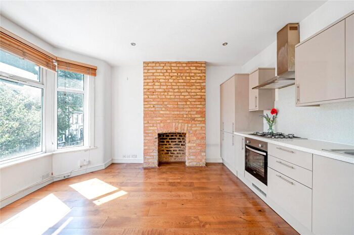 2 Bedroom Apartment For Sale In Warren Road, London, E10