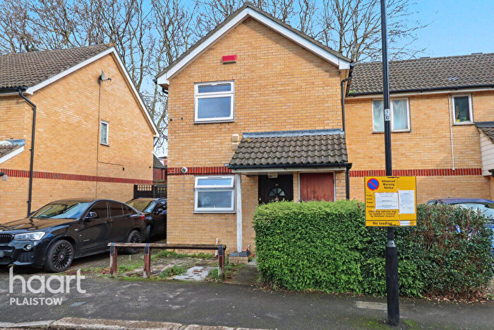 2 Bedroom End Of Terrace House For Sale In Baxter Road, Royal Docks London, E16