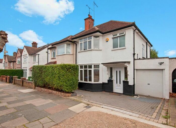 4 Bedroom Semi-Detached House To Rent In Dollis Hill Avenue, Dollis Hill, NW2