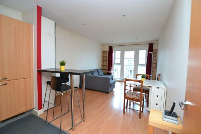 1 Bedroom Flat To Rent In Morton Close, London, E1