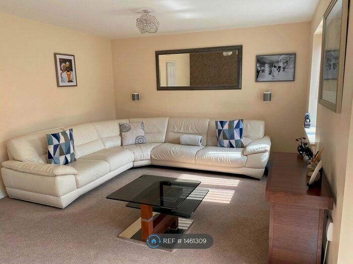 4 Bedroom Detached House To Rent In Woodside Close, Grays, RM16