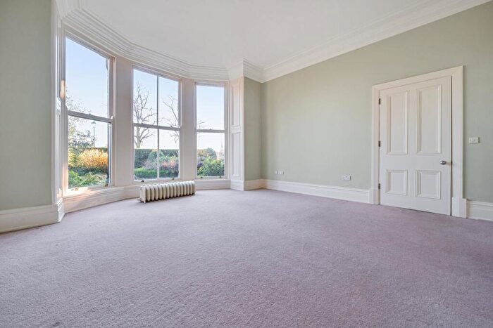 2 Bedroom Flat To Rent In Beech Grove, Harrogate, North Yorkshire, Uk, HG2