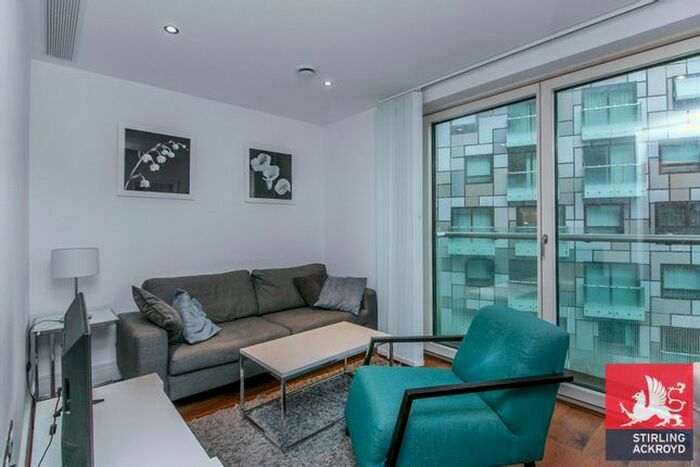 Studio To Rent In Lincoln Plaza, London, E14