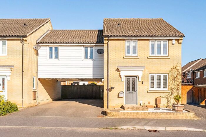 3 Bedroom Link Detached House For Sale In Dolphin Road, Norwich, NR5