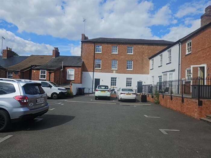 1 Bedroom House To Rent In High Street, Blisworth, Northampton, NN7