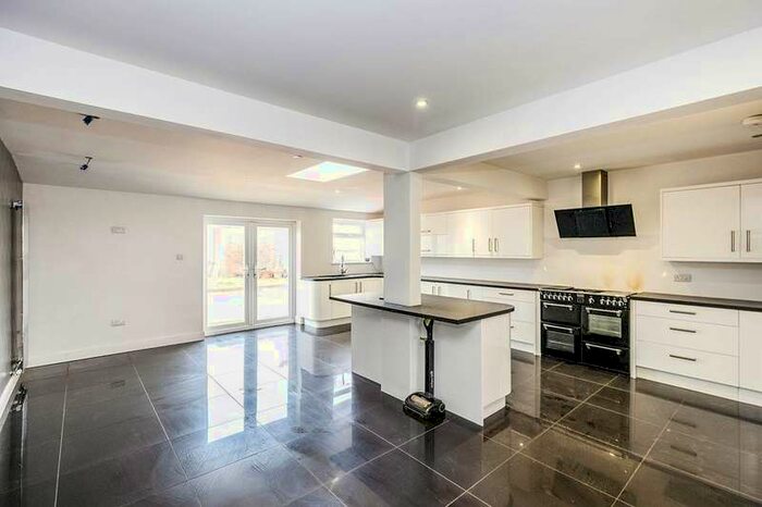 3 Bedroom Leisure Facility Commercial To Rent In The Hillway, Fareham, Hampshire, PO16