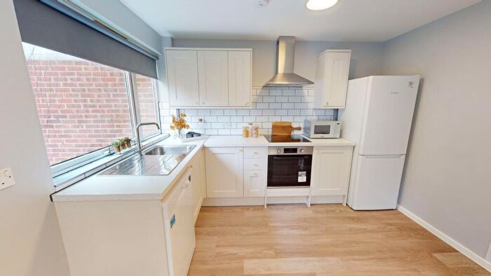 1 Bedroom Flat To Rent In Flat, Monterey Gardens, EX4