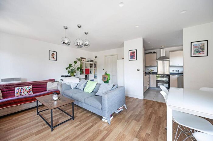 3 Bedroom Flat For Sale In Harry Zeital Way, Hackney, London, E5