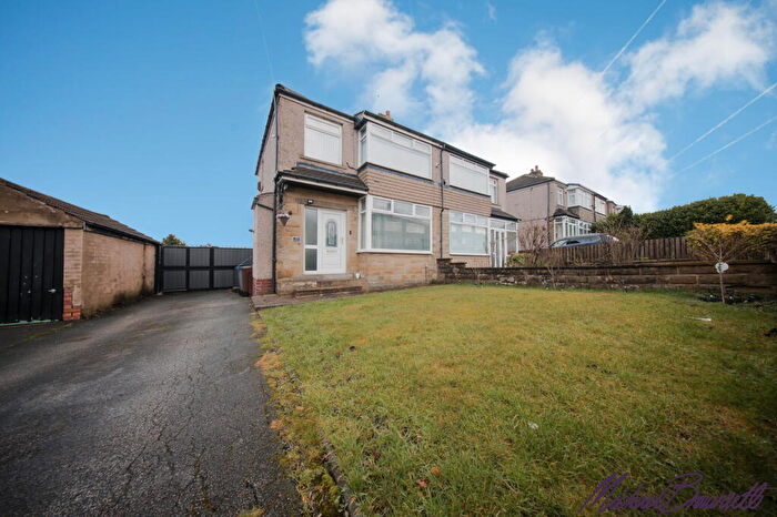 3 Bedroom Semi Detached House For Sale In Fairway, Bradford, BD7