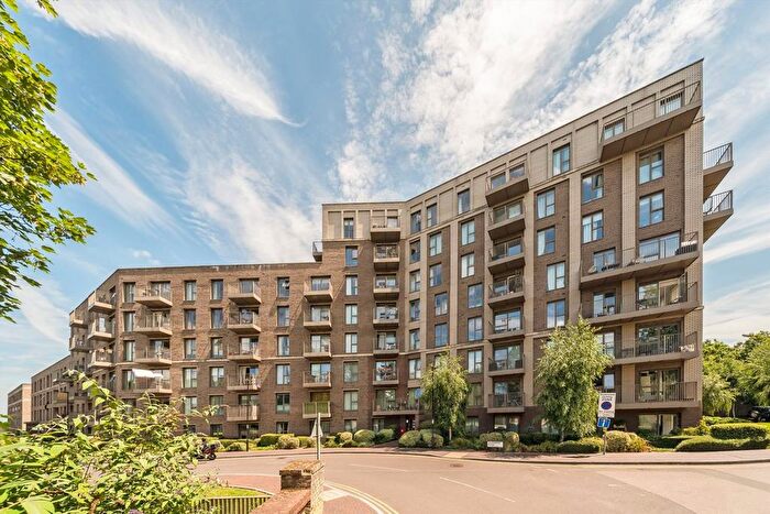 2 Bedroom Flat For Sale In Adenmore Road, Honor Oak, SE6