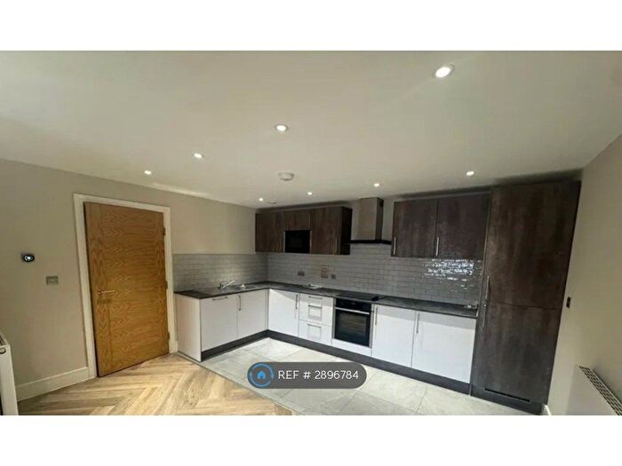 1 Bedroom Flat To Rent In Stratford Road, Solihull, B90