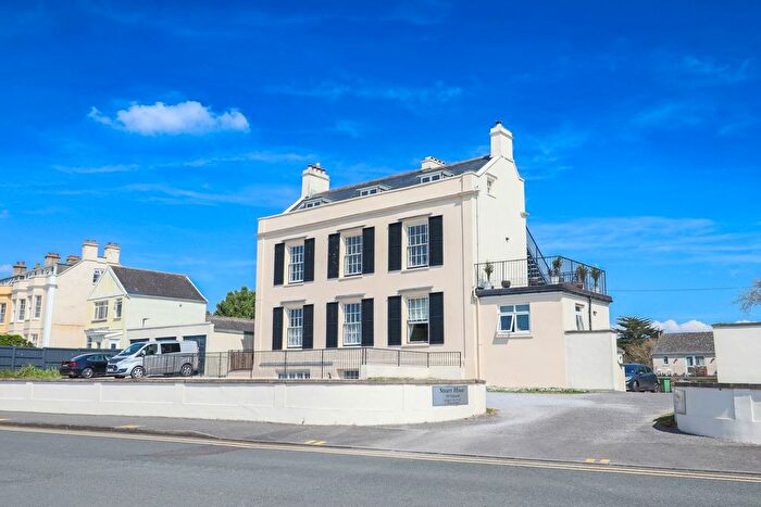 2 Bedroom Flat For Sale In The Esplanade, Burnham On Sea, TA8