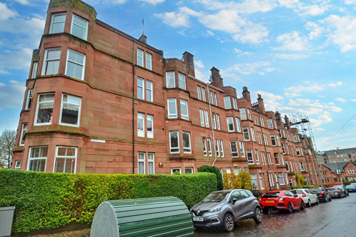 2 Bedroom Flat To Rent In Underwood Street, Shawlands, Glasgow, G41