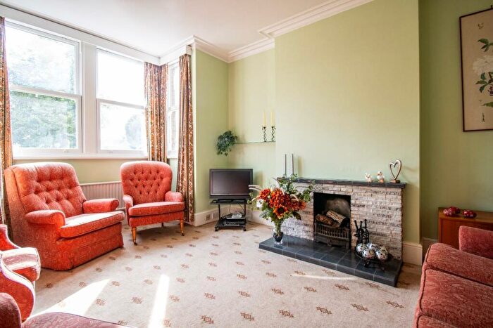 3 Bedroom Terraced House For Sale In Newmarket Road, Cambridge, CB5