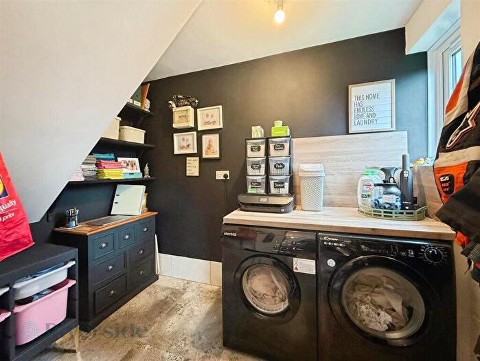 3 Bedroom Terraced House For Sale In Woolsthorpe Grove, Hull, HU7