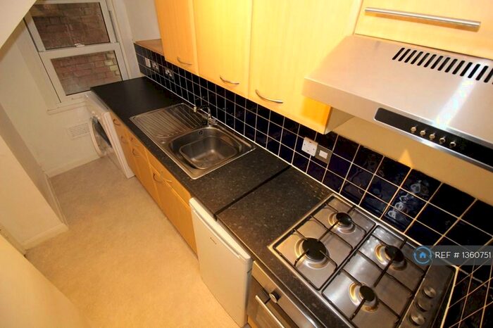 1 Bedroom Flat To Rent In Finsbury Park Road, London, N4