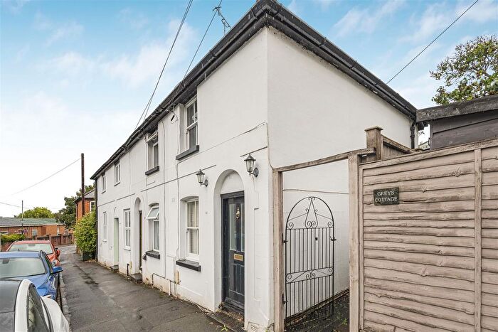 1 Bedroom Cottage For Sale In Greys Road, Henley-On-Thames, RG9
