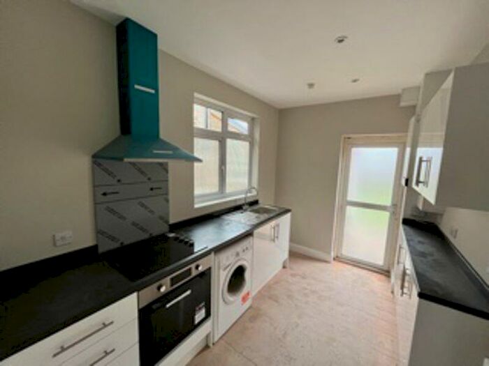 3 Bedroom Terraced House To Rent In Beauchamp Road, Sutton, SM1