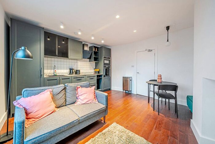 2 Bedroom Flat To Rent In Grange Road, Bermondsey, London, SE1