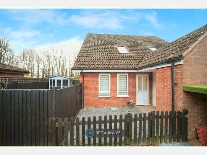 1 Bedroom Semi-Detached House To Rent In Bluebell Close, Taunton, TA1