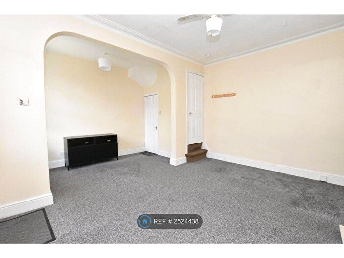 3 Bedroom Terraced House To Rent In Raincliffe Street, Leeds, LS9