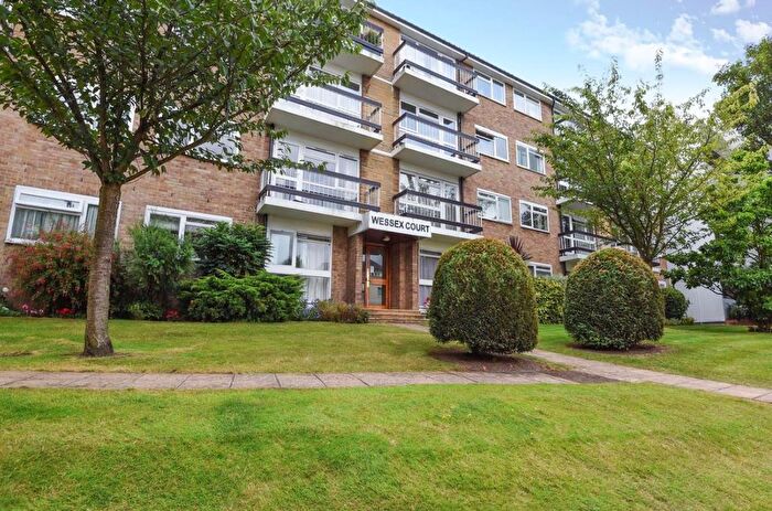 2 Bedroom Flat To Rent In Wessex Court, Putney Hill, SW15