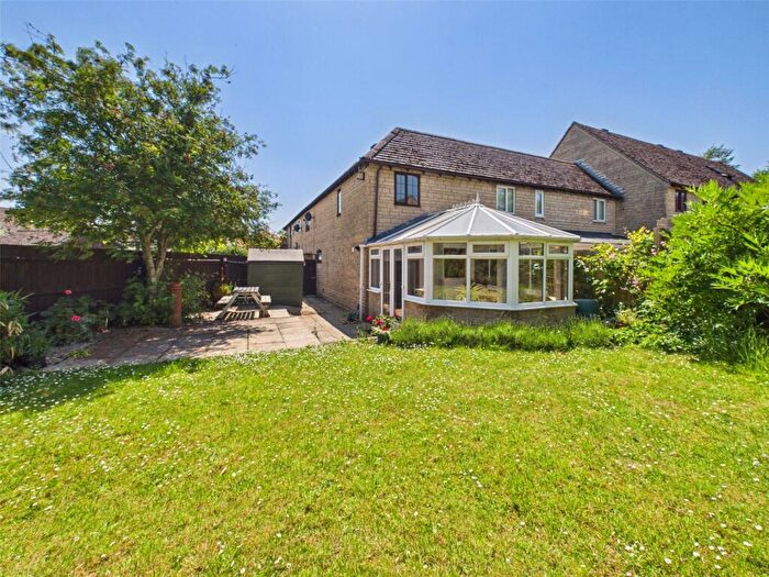 3 Bedroom Link Detached House For Sale In Farriers Croft, Bussage, Stroud, Gloucestershire, GL6