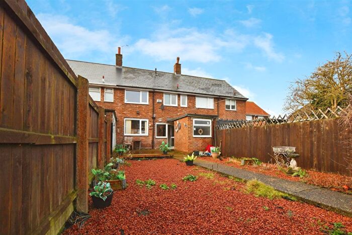 2 Bedroom Terraced House For Sale In Westerdale Grove, Hull, HU9
