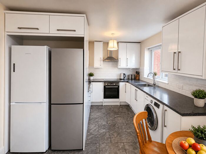 6 Bedroom End Of Terrace House To Rent In City Road, Dunkirk, Nottingham, NG7