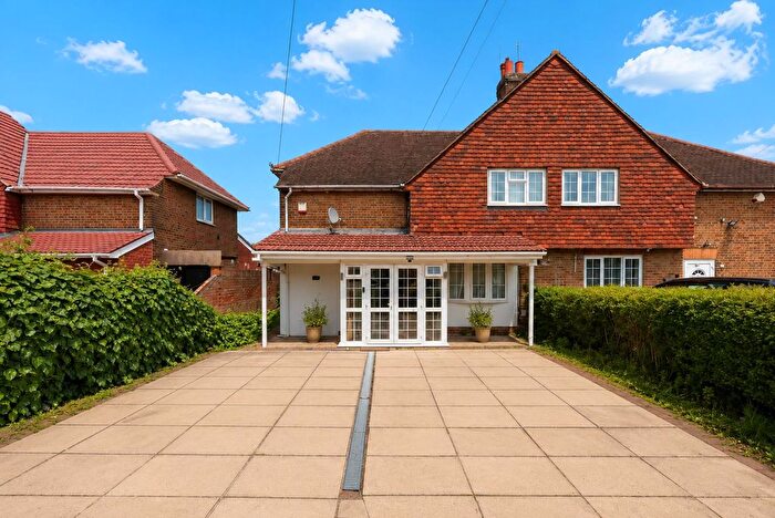 5 Bedroom Semi-Detached House For Sale In Hunters Grove, Hayes, UB3
