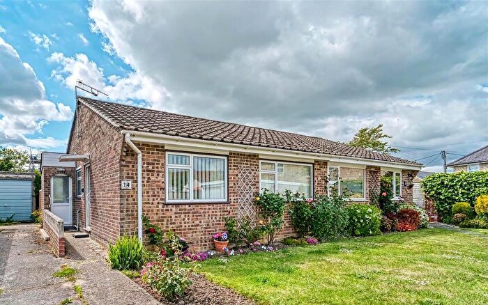 2 Bedroom Semi-Detached Bungalow For Sale In Avondale Gardens, Gillingham, SP8