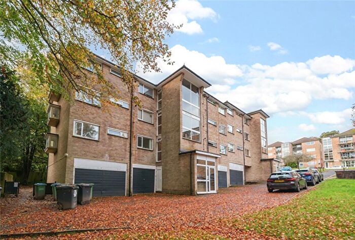 3 Bedroom Flat For Sale In Northlands Drive, Winchester, Hampshire, SO23