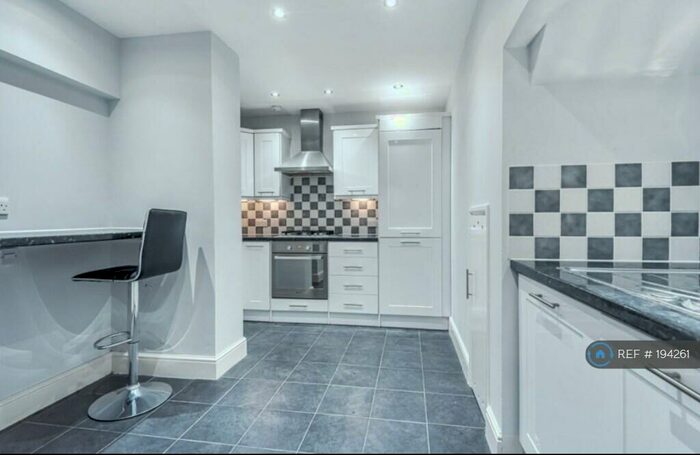 Studio To Rent In Logs Hill, Chislehurst, BR7