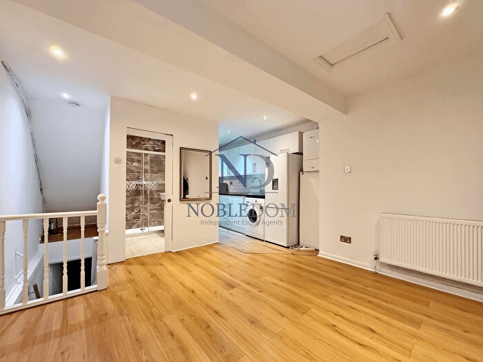 1 Bedroom Flat To Rent In Richmond Road, Twickenham, TW1