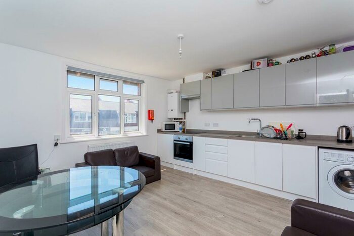 5 Bedroom Flat To Rent In Hollingbury Place, Brighton, East Sussex, BN1