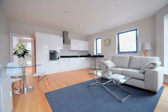 2 Bedroom Apartment To Rent In High Street, Guildford, Surrey, GU1