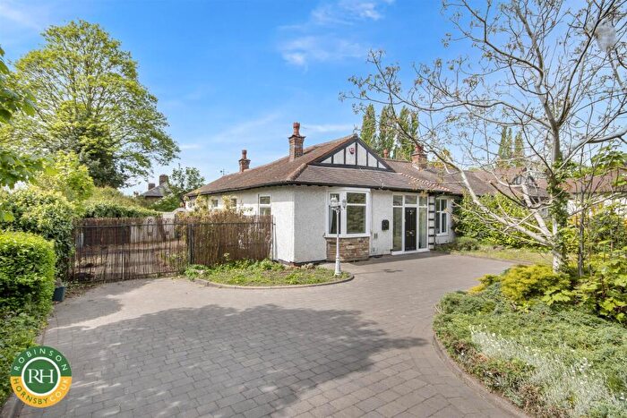 3 Bedroom Semi-Detached Bungalow For Sale In Bawtry Road, Doncaster, DN4