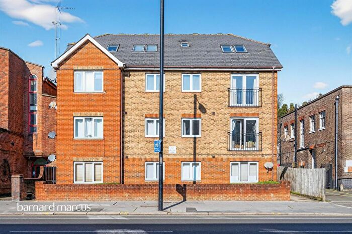 2 Bedroom Flat For Sale In Brighton Road, South Croydon, CR2