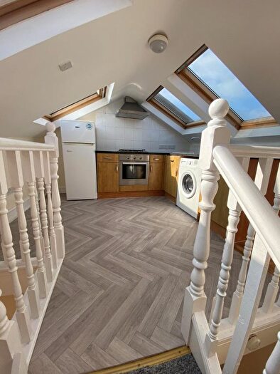 2 Bedroom Flat To Rent In Ferrers Road, London, SW16