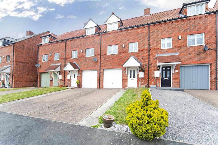 3 Bedroom Town House For Sale In Burdon Walk, Castle Eden, Hartlepool, TS27