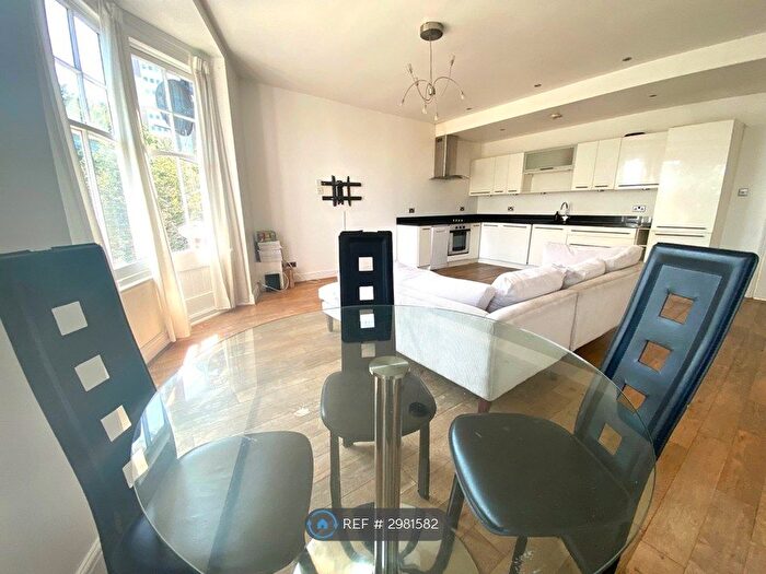 2 Bedroom Flat To Rent In The Broadway, Woodford Green, IG8