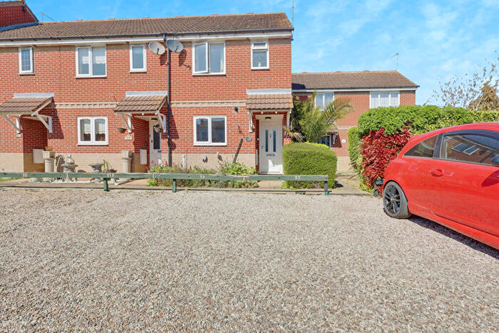 2 Bedroom Terraced House For Sale In Sutton Road, Rochford, SS4