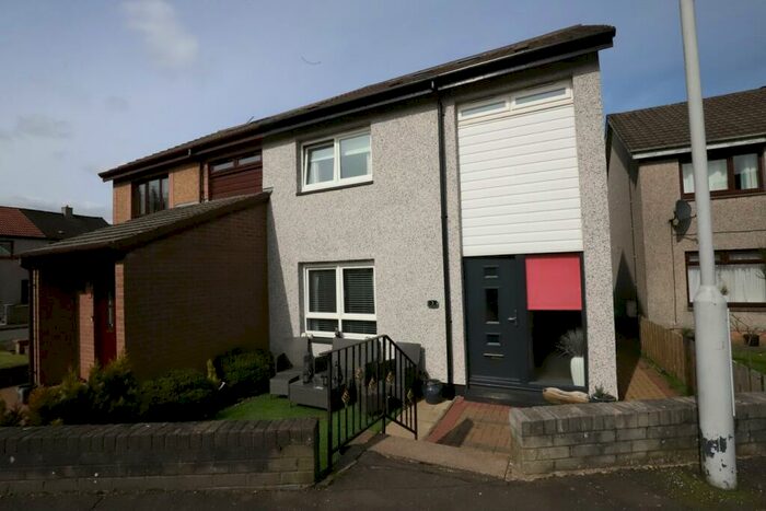 3 Bedroom Semi-Detached Villa For Sale In Laurel Avenue, Kelty, KY4