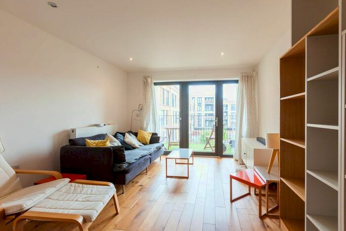 2 Bedroom Flat To Rent In Bramah Road, Oval, London, SW9