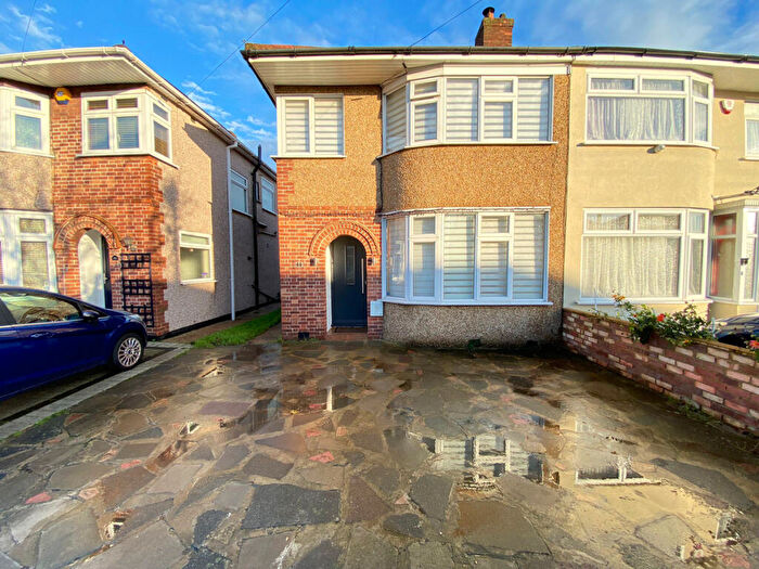 3 Bedroom Semi-Detached House To Rent In Elgin Avenue, Harrow, HA3