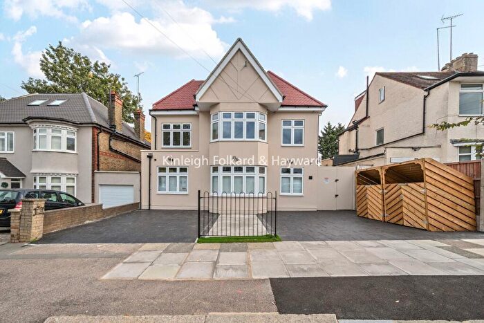 2 Bedroom Flat For Sale In Beaconsfield Road, London, N11
