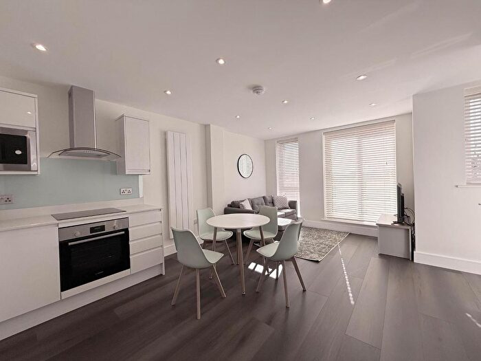 1 Bedroom Flat To Rent In Northfield Avenue, Ealing, London, W13